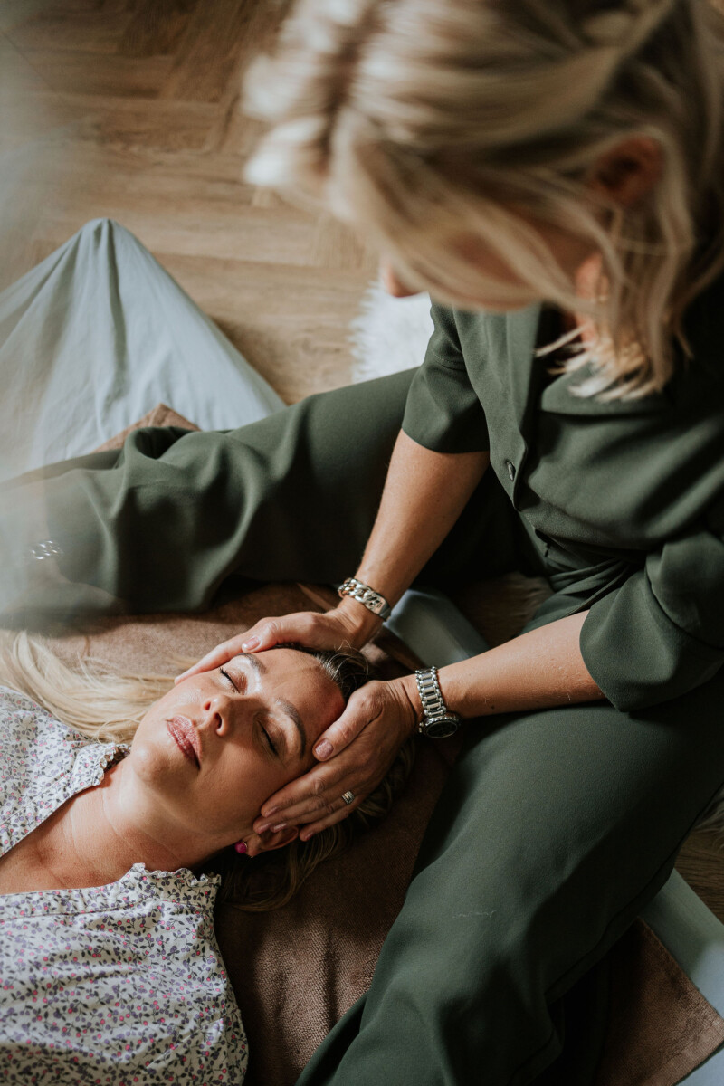 Rise by ellen reiki behandeling